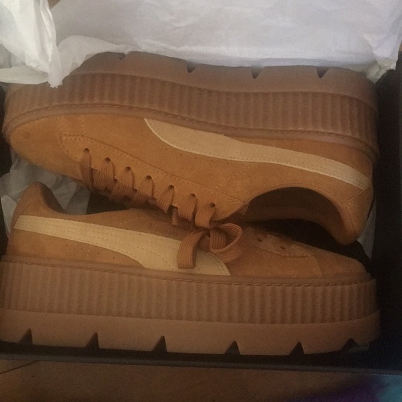 Shoes - Picture 6 of 7